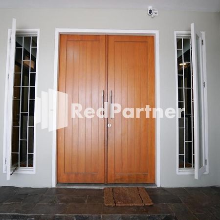 Tomang Gelong Guest House Syariah Mitra Reddoorz Jakarta Extérieur photo