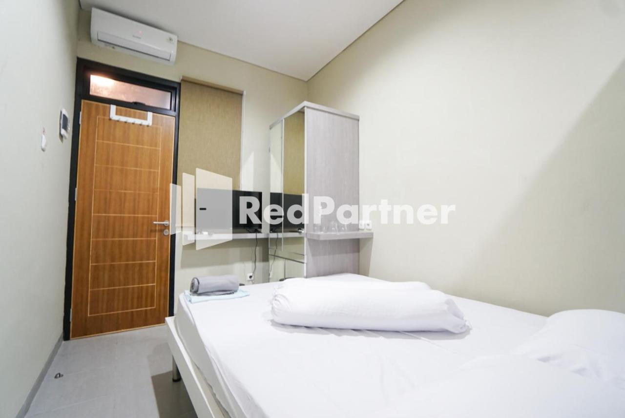 Tomang Gelong Guest House Syariah Mitra Reddoorz Jakarta Extérieur photo