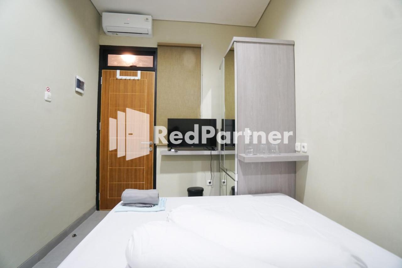 Tomang Gelong Guest House Syariah Mitra Reddoorz Jakarta Extérieur photo