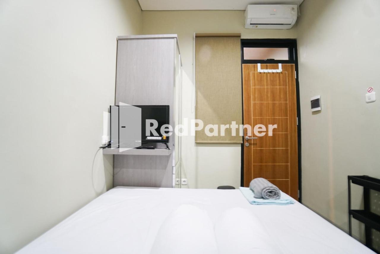Tomang Gelong Guest House Syariah Mitra Reddoorz Jakarta Extérieur photo