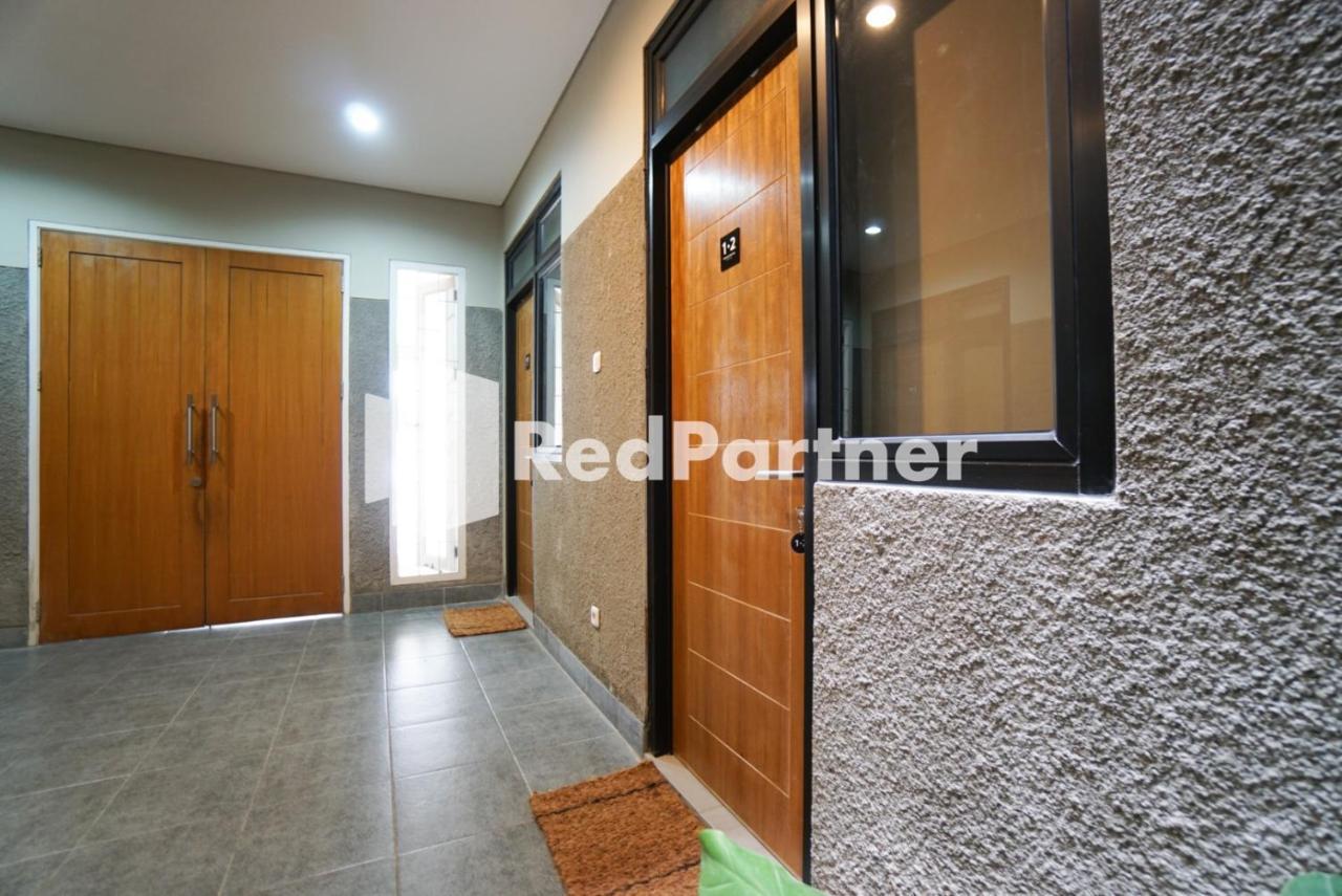 Tomang Gelong Guest House Syariah Mitra Reddoorz Jakarta Extérieur photo