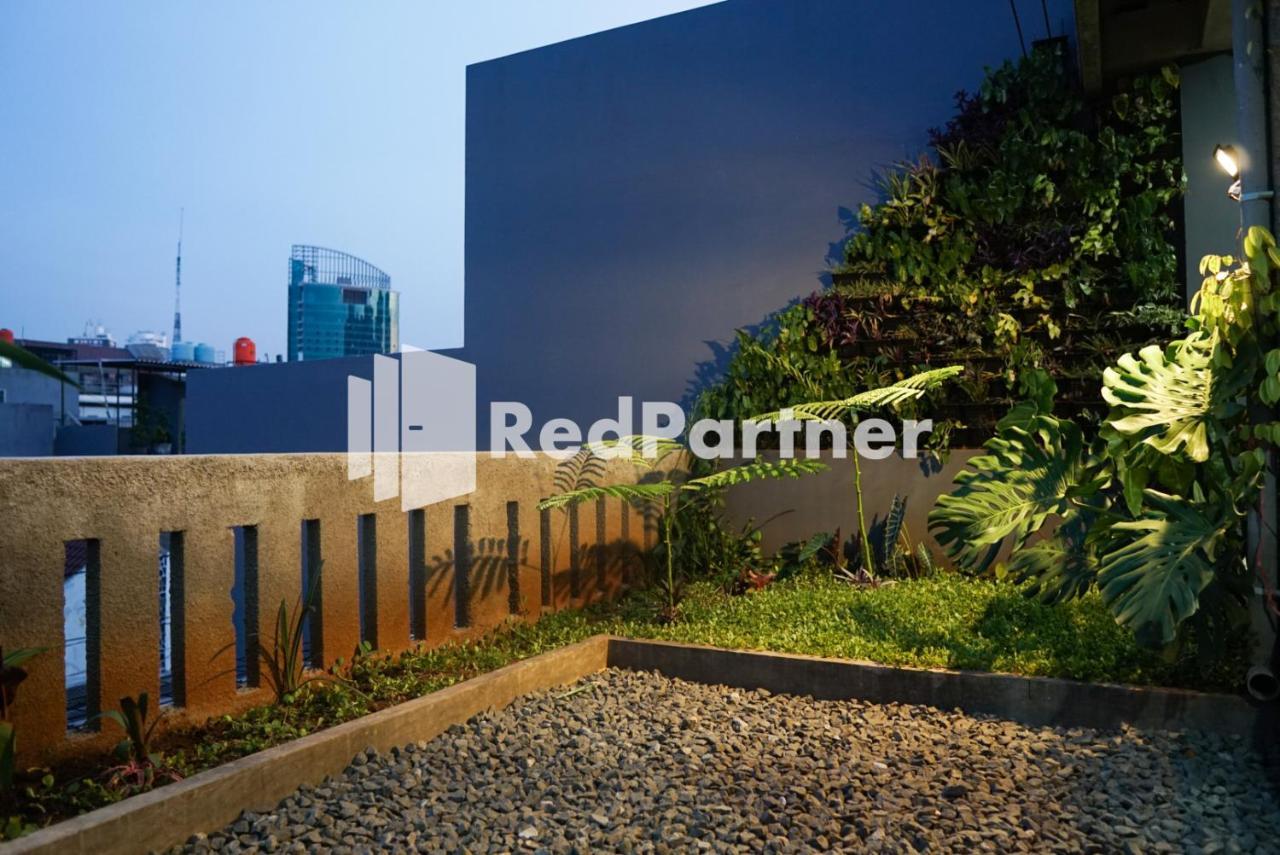 Tomang Gelong Guest House Syariah Mitra Reddoorz Jakarta Extérieur photo