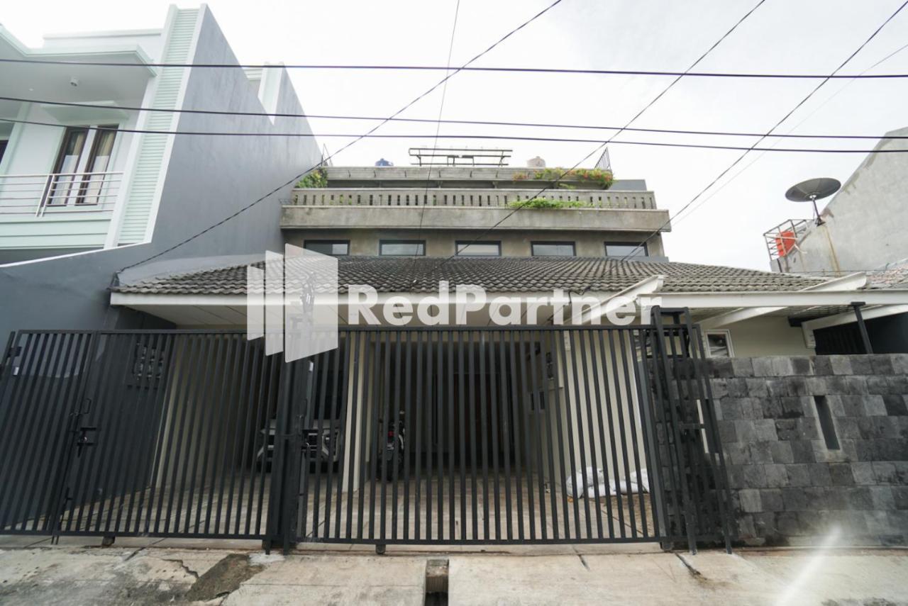 Tomang Gelong Guest House Syariah Mitra Reddoorz Jakarta Extérieur photo
