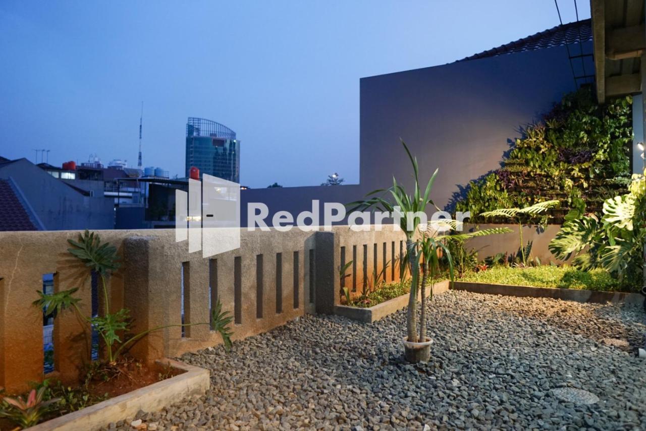 Tomang Gelong Guest House Syariah Mitra Reddoorz Jakarta Extérieur photo