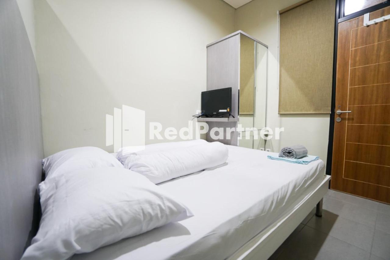 Tomang Gelong Guest House Syariah Mitra Reddoorz Jakarta Extérieur photo