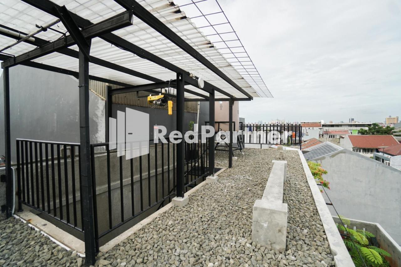 Tomang Gelong Guest House Syariah Mitra Reddoorz Jakarta Extérieur photo
