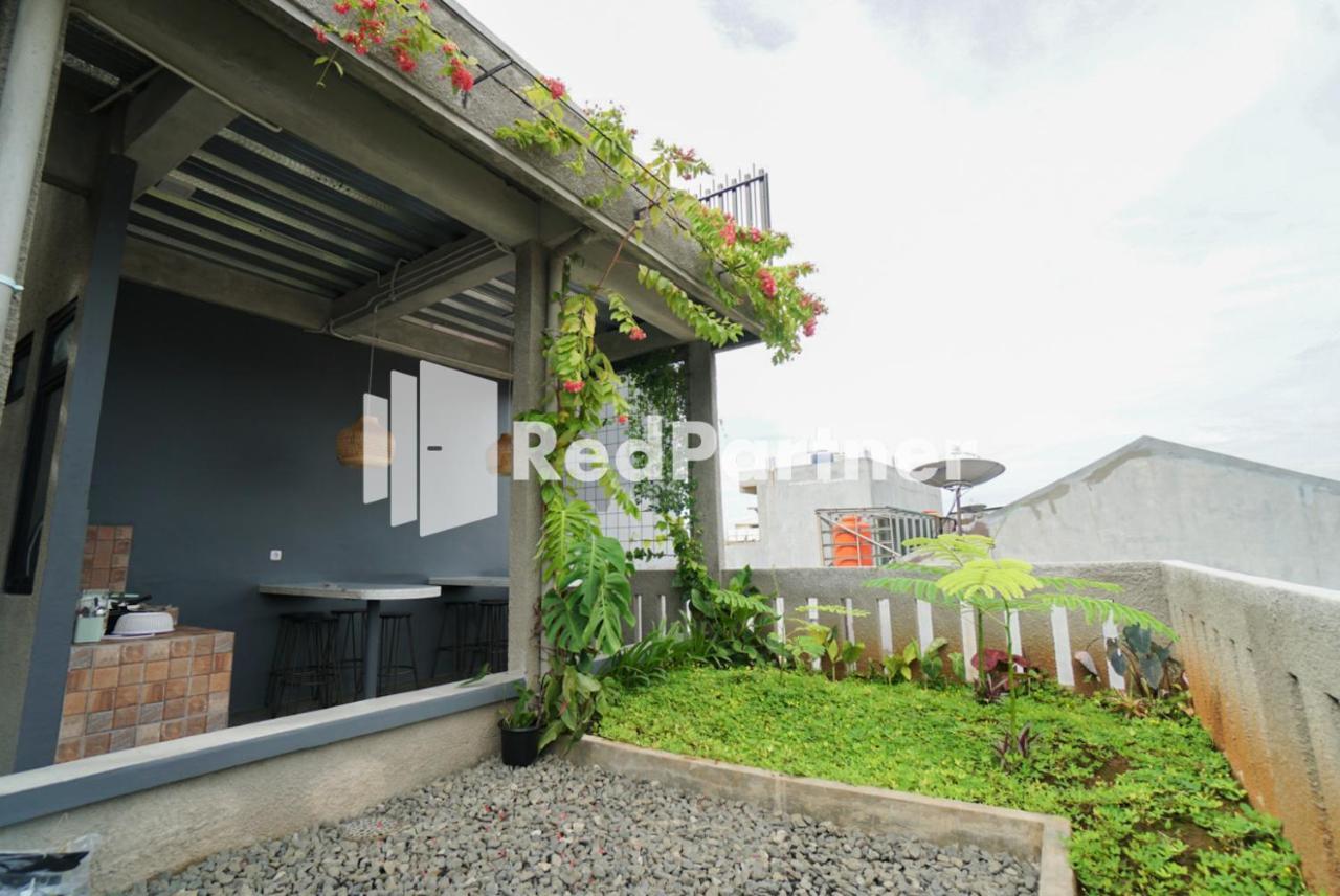 Tomang Gelong Guest House Syariah Mitra Reddoorz Jakarta Extérieur photo